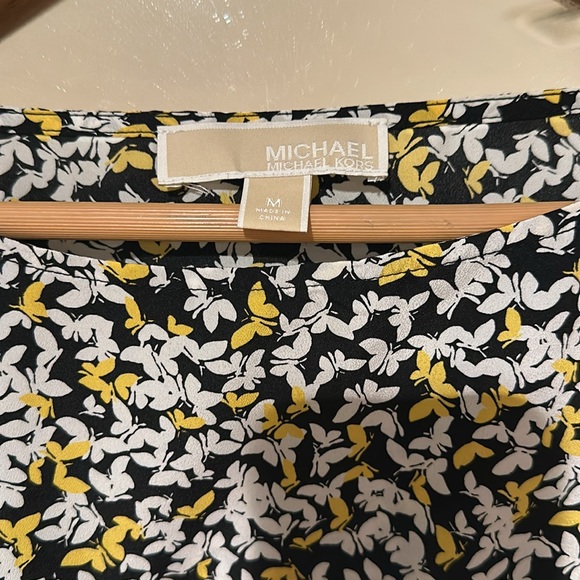 Michael Kors quarter sleeve blouse with elastic waistline and butterfly print - Picture 3 of 4